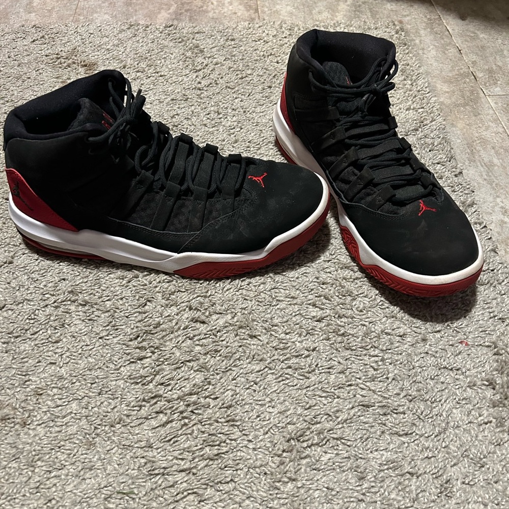 Jordan Men's Black and Red Sneakers, size 12